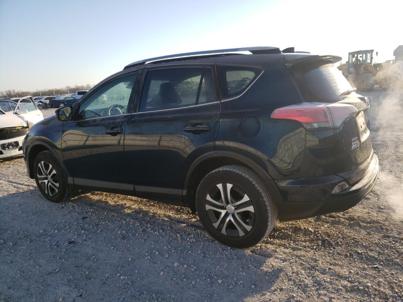 2017 TOYOTA RAV4 LE - Фото 2
