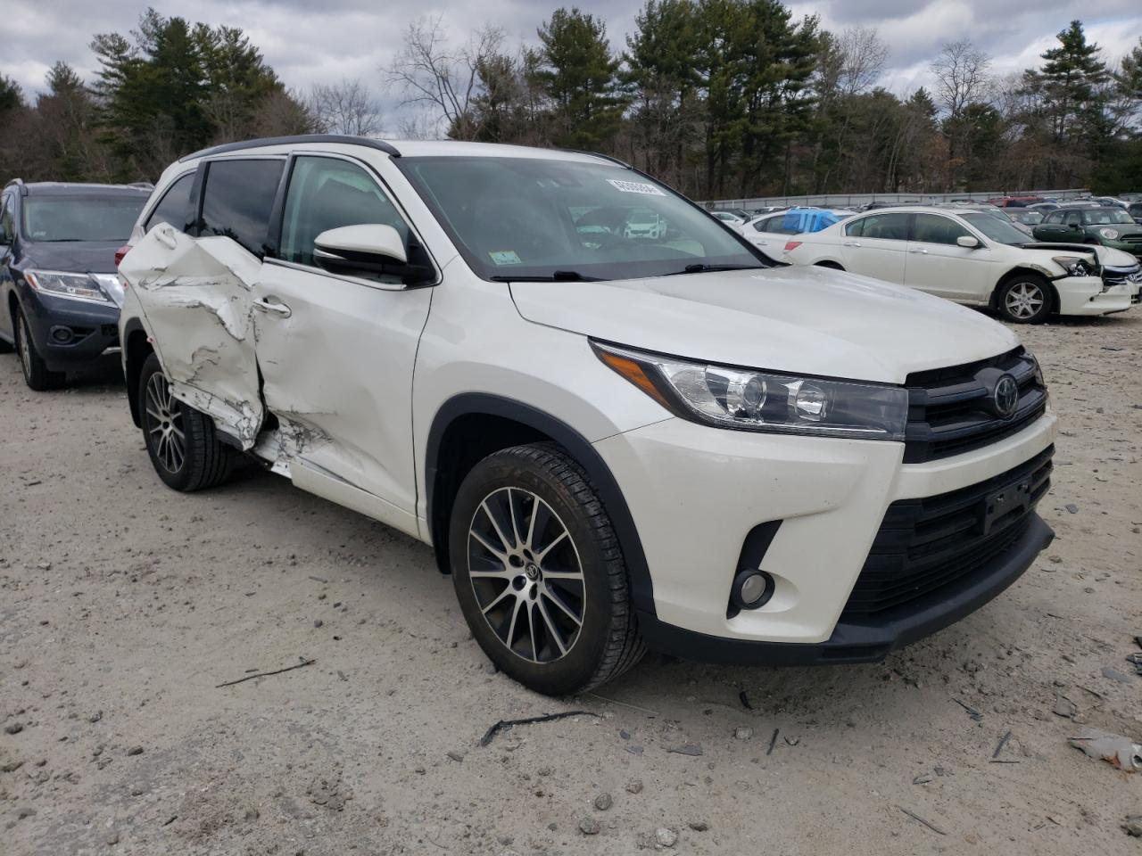 2018 TOYOTA HIGHLANDER - Image 4