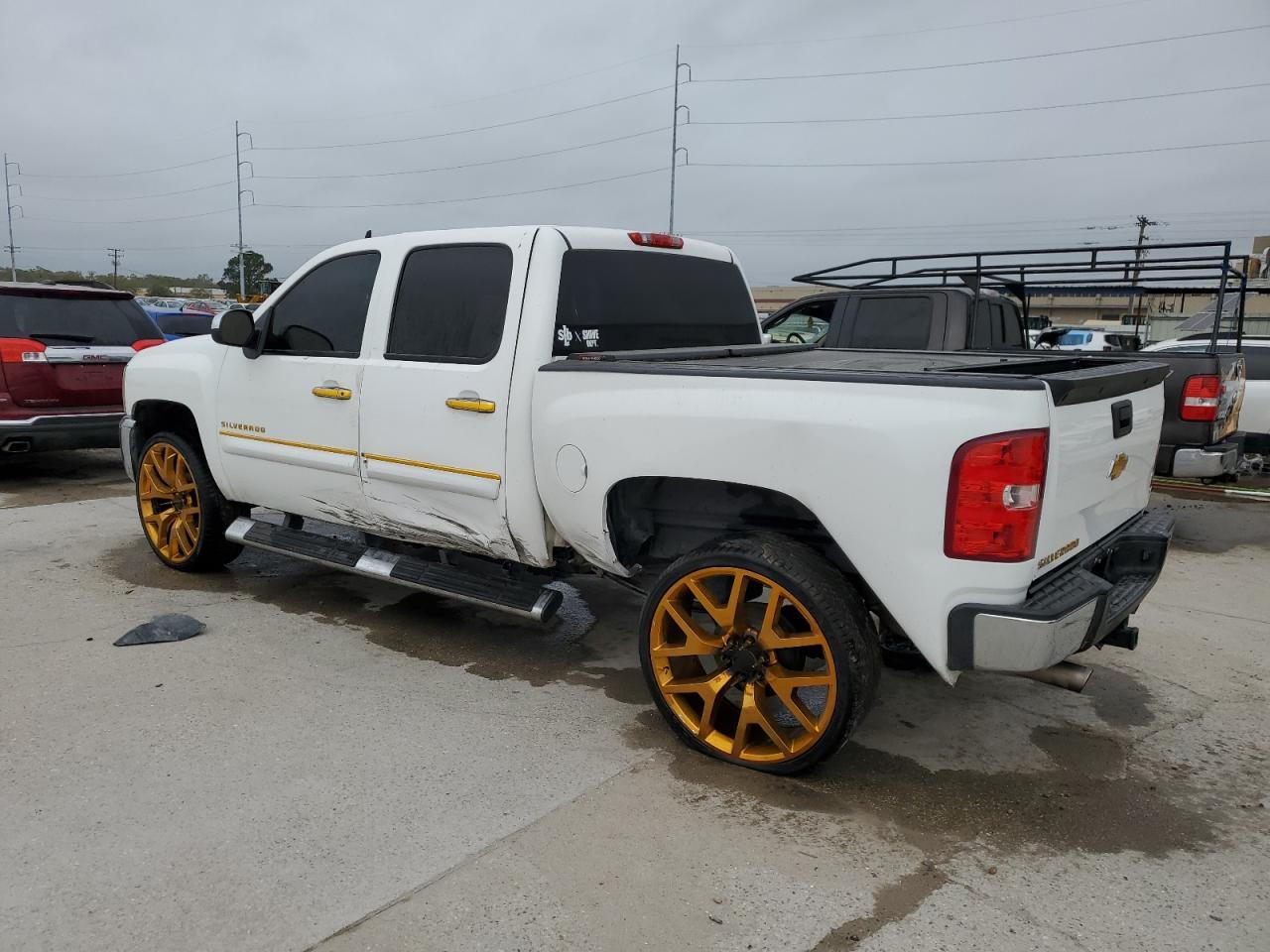 2012 CHEVROLET SILVERADO - Image 2
