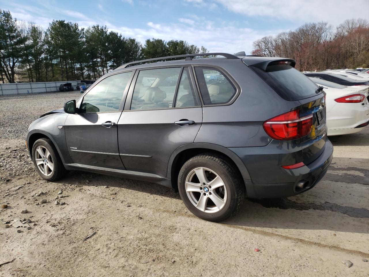 2013 BMW X5 XDRIVE3 - Image 2