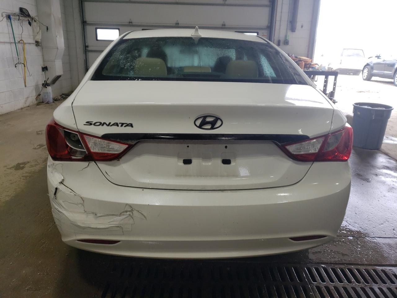 2011 HYUNDAI SONATA GLS - Image 6