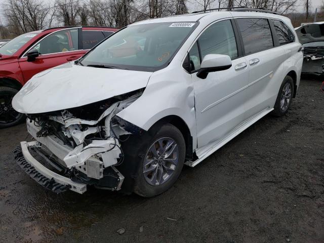 2023 Toyota Sienna Xle