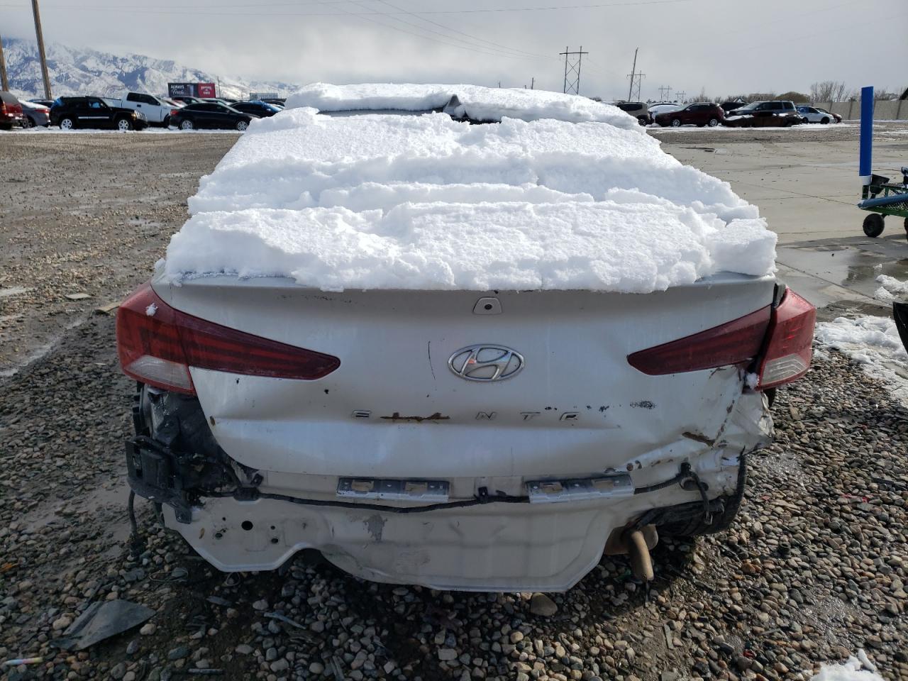 2019 HYUNDAI ELANTRA SE - Image 6