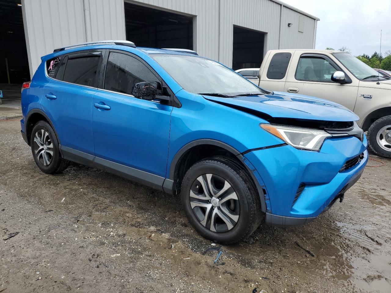 2017 TOYOTA RAV4 LE - Image 4