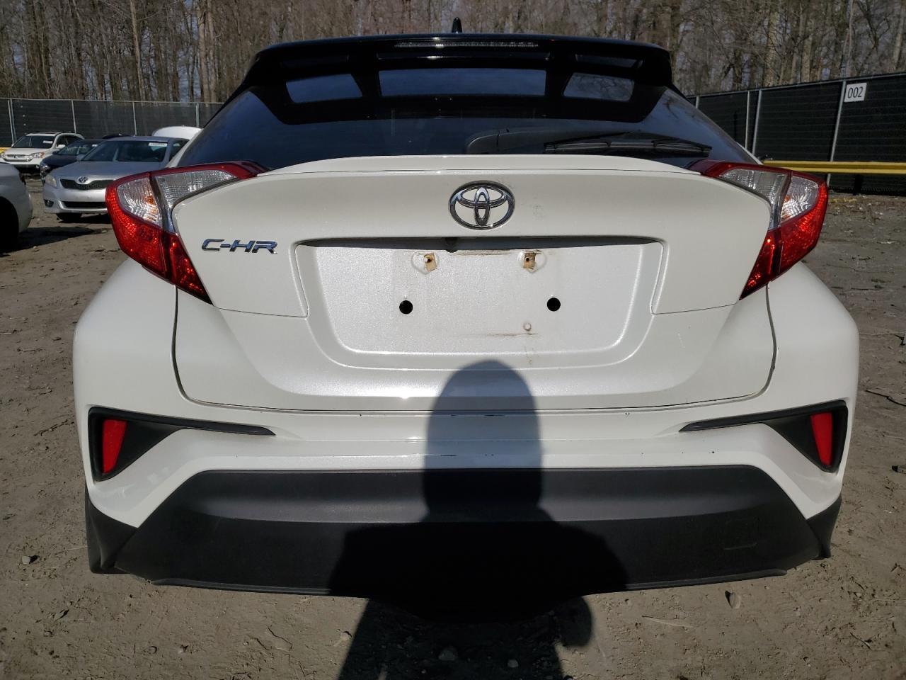 2019 TOYOTA C-HR XLE - Фото 6