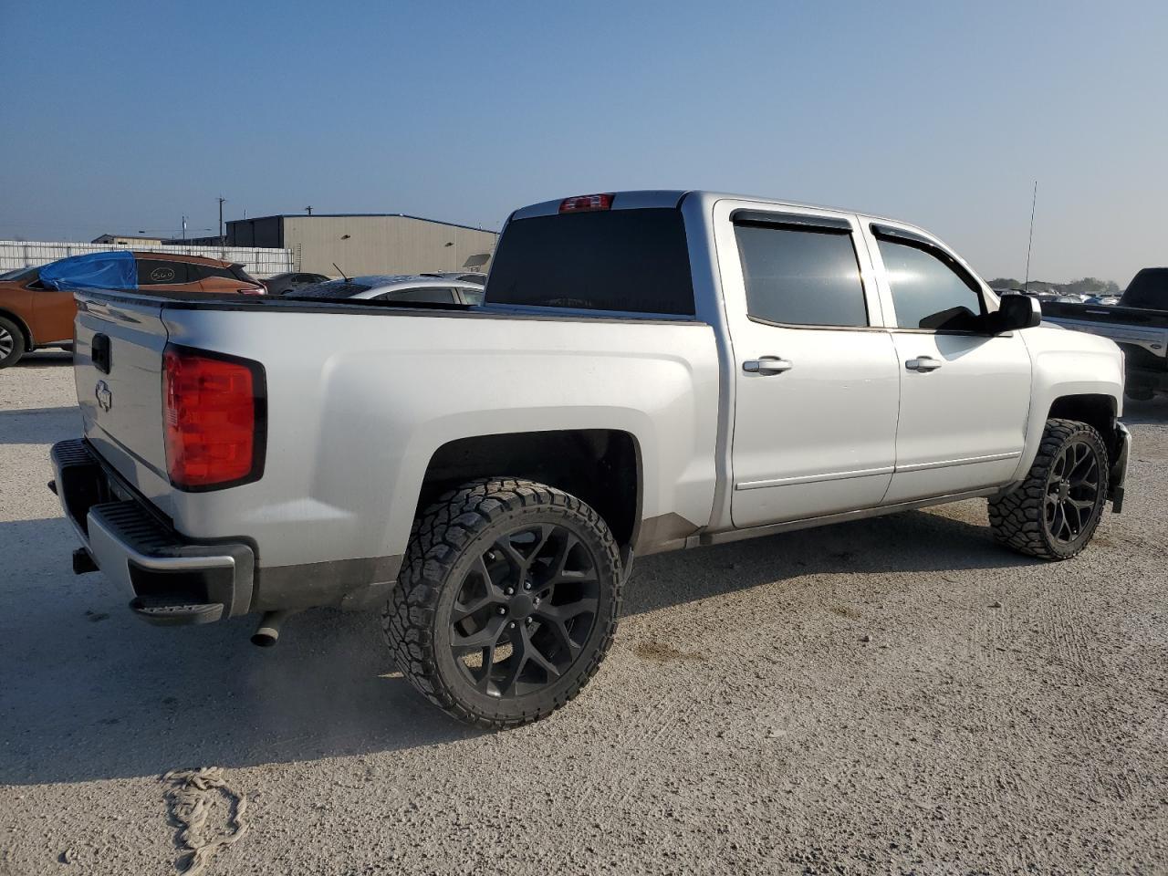 2016 CHEVROLET SILVERADO - Image 3