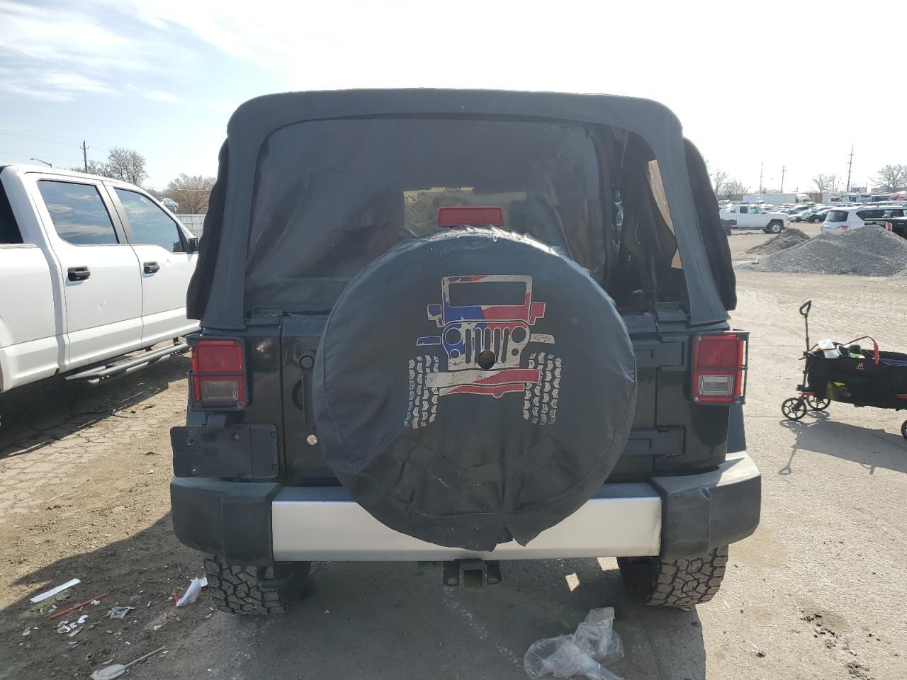 2010 JEEP WRANGLER U - Image 6