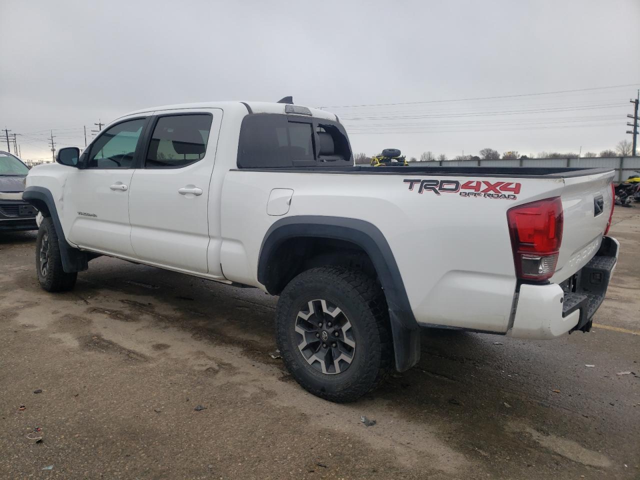2017 TOYOTA TACOMA DOU - Фото 2