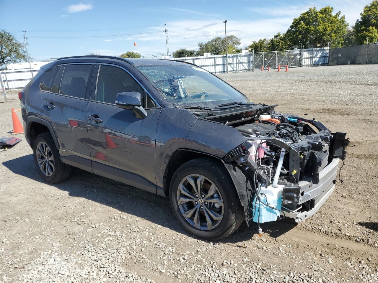 2022 TOYOTA RAV4 XLE P - Image 4