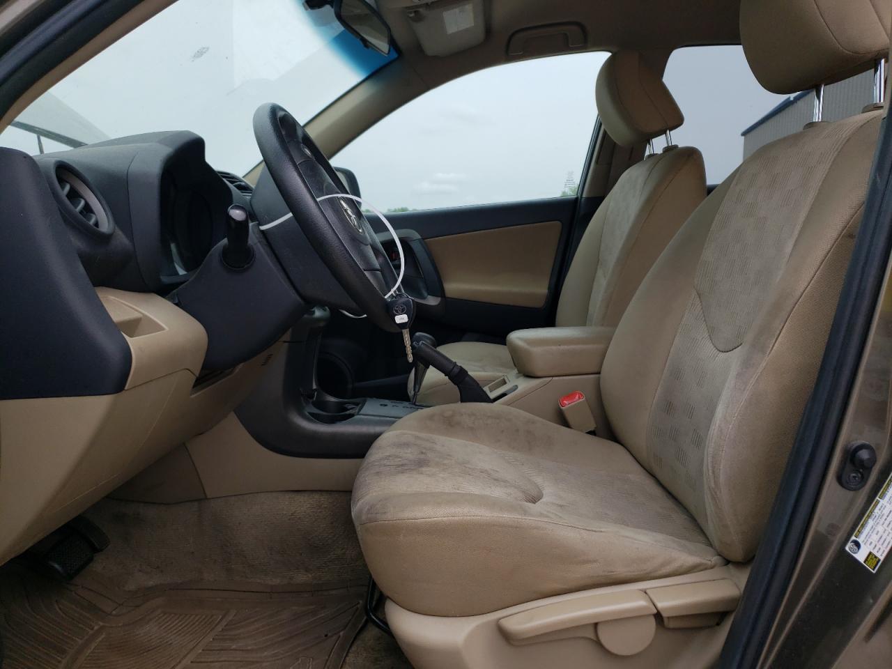 2011 TOYOTA RAV4 - Фото 7
