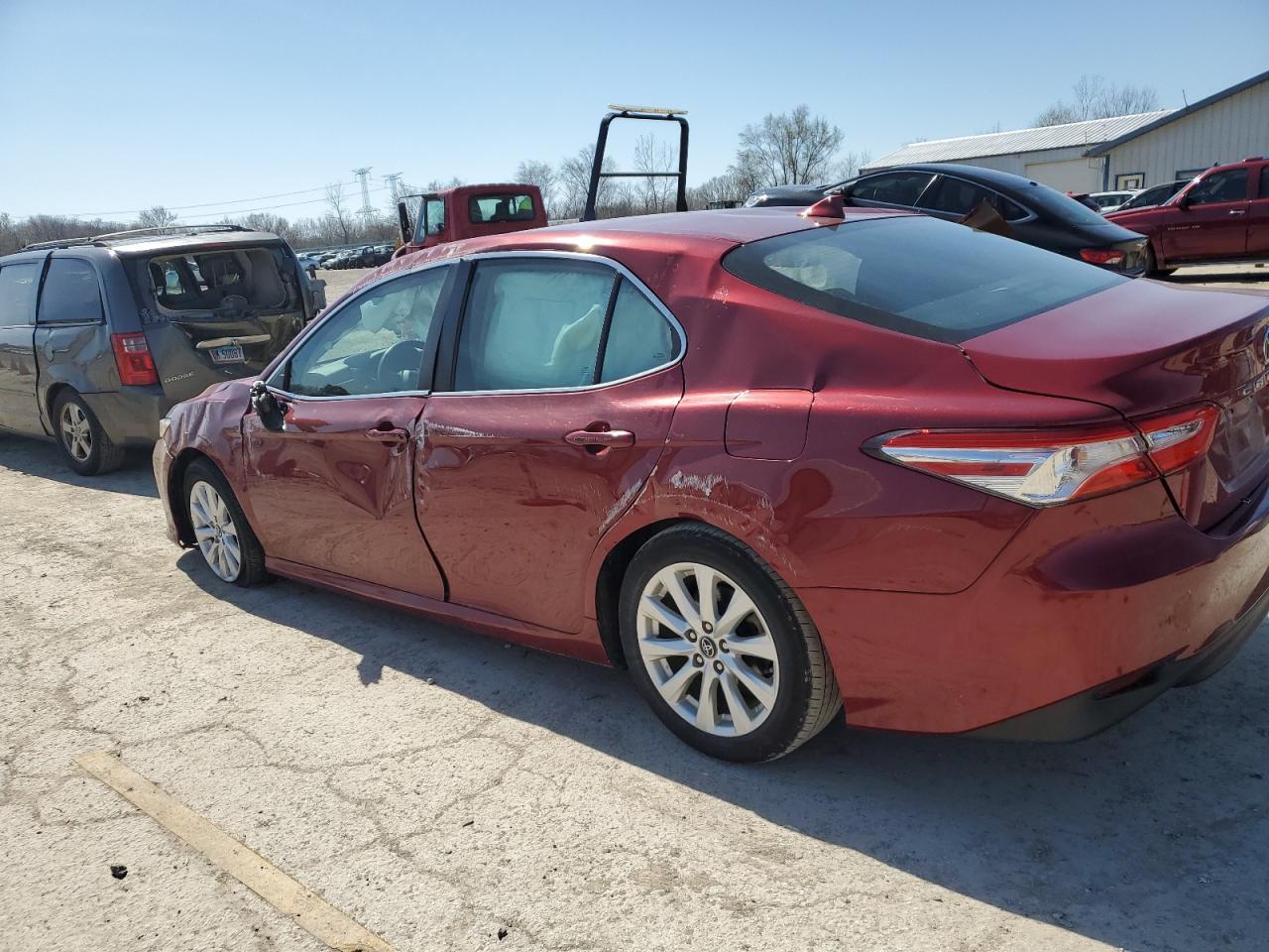 2019 TOYOTA CAMRY L - Фото 2