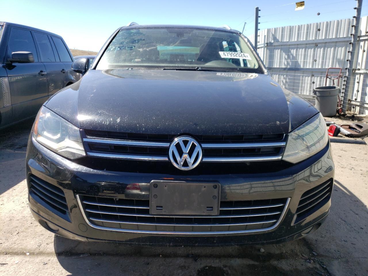2013 VOLKSWAGEN TOUAREG V6 - Image 5