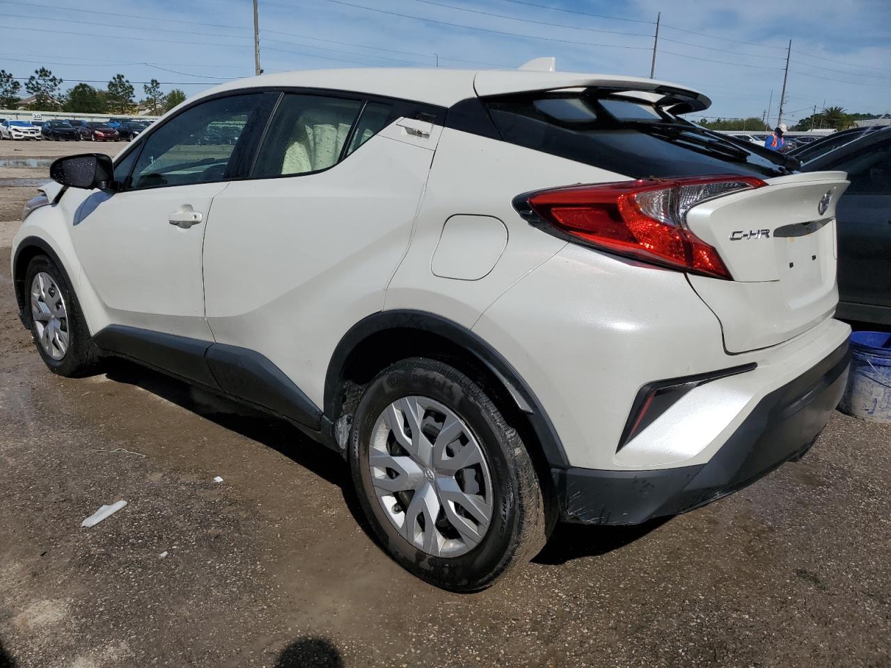 2021 TOYOTA C-HR XLE - Фото 2