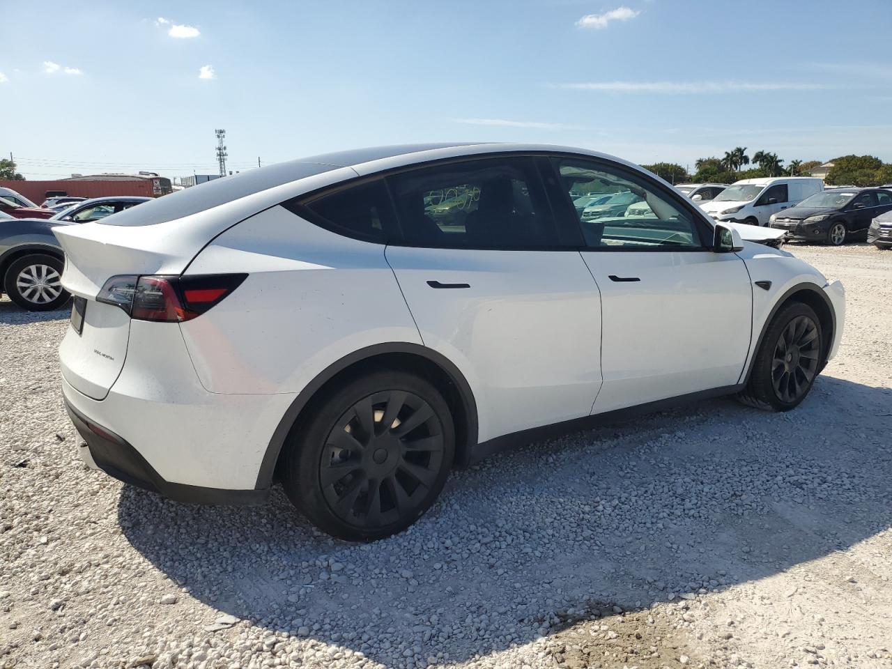 2023 TESLA MODEL Y - Фото 3