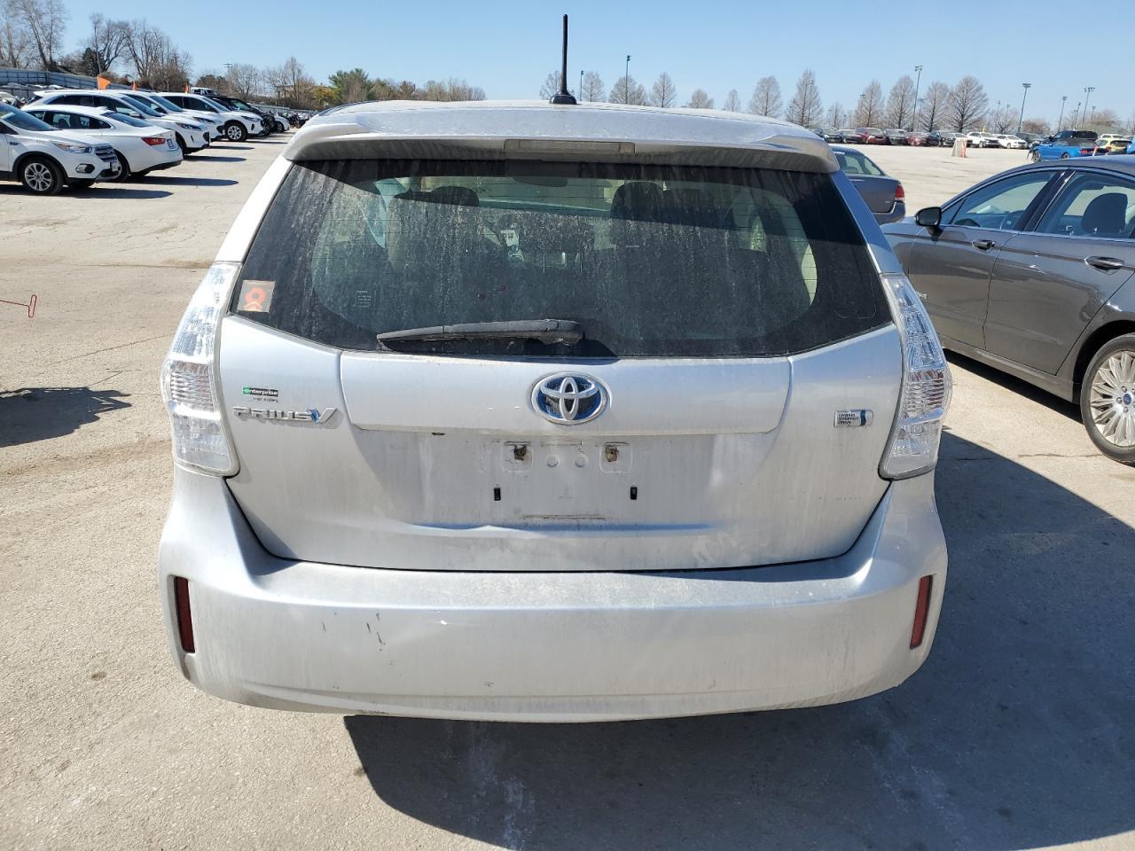 2013 TOYOTA PRIUS V - Фото 6
