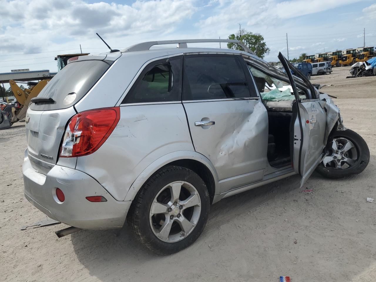 2014 CHEVROLET CAPTIVA LT - Image 3