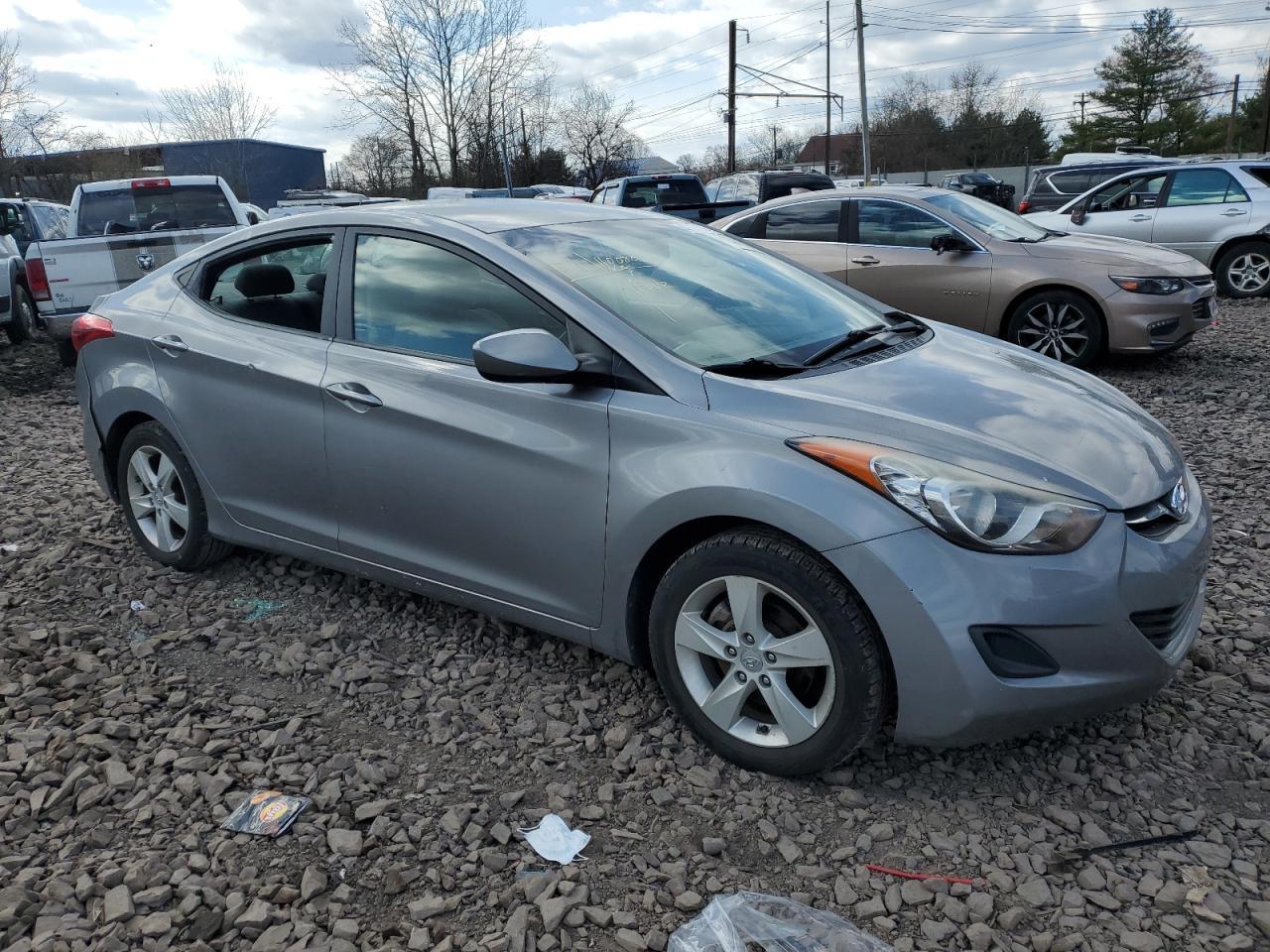 2011 HYUNDAI ELANTRA GL - Image 4
