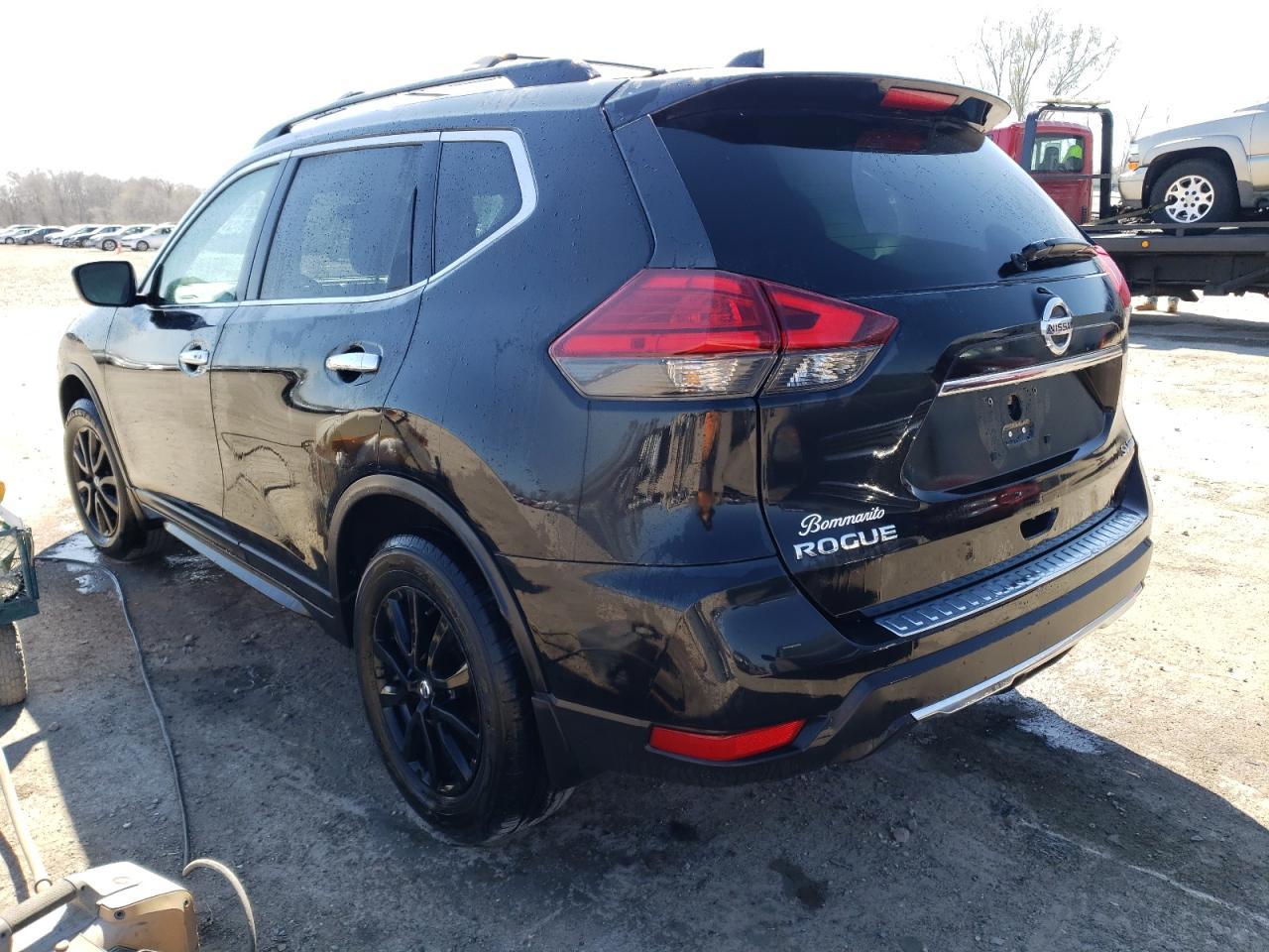 2017 NISSAN ROGUE SV - Image 2