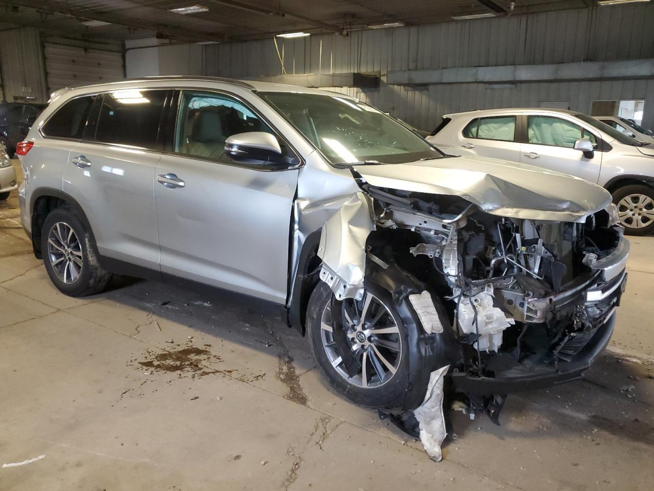 2019 TOYOTA HIGHLANDER - Фото 4