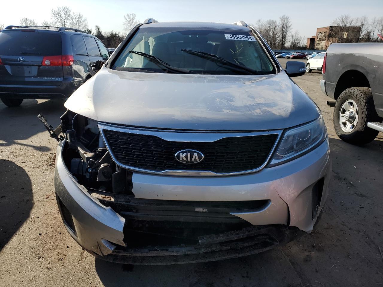 2015 KIA SORENTO LX - Image 5