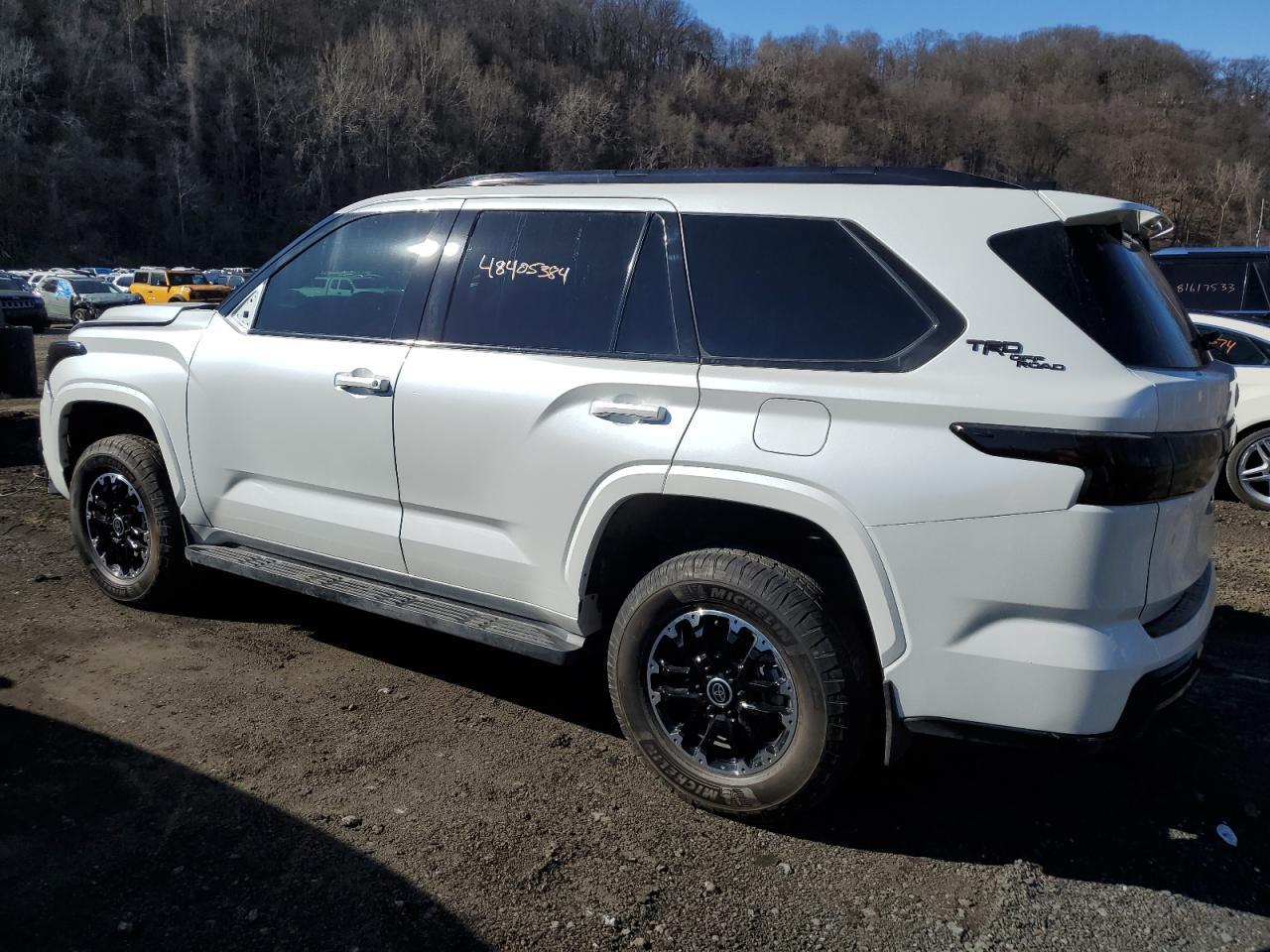 2023 TOYOTA SEQUOIA SR - Фото 2