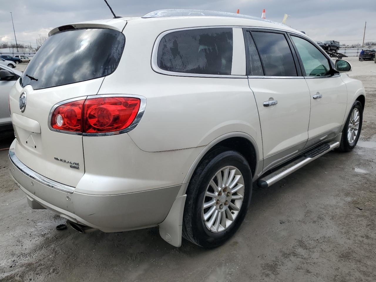2011 BUICK ENCLAVE CX - Image 3