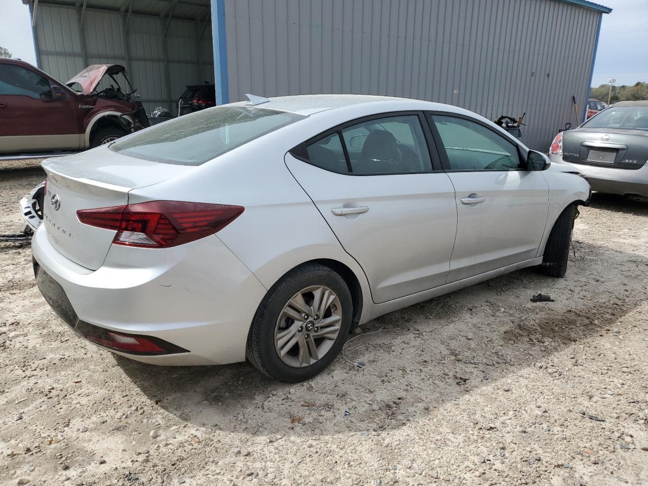 2019 HYUNDAI ELANTRA SE - Image 3