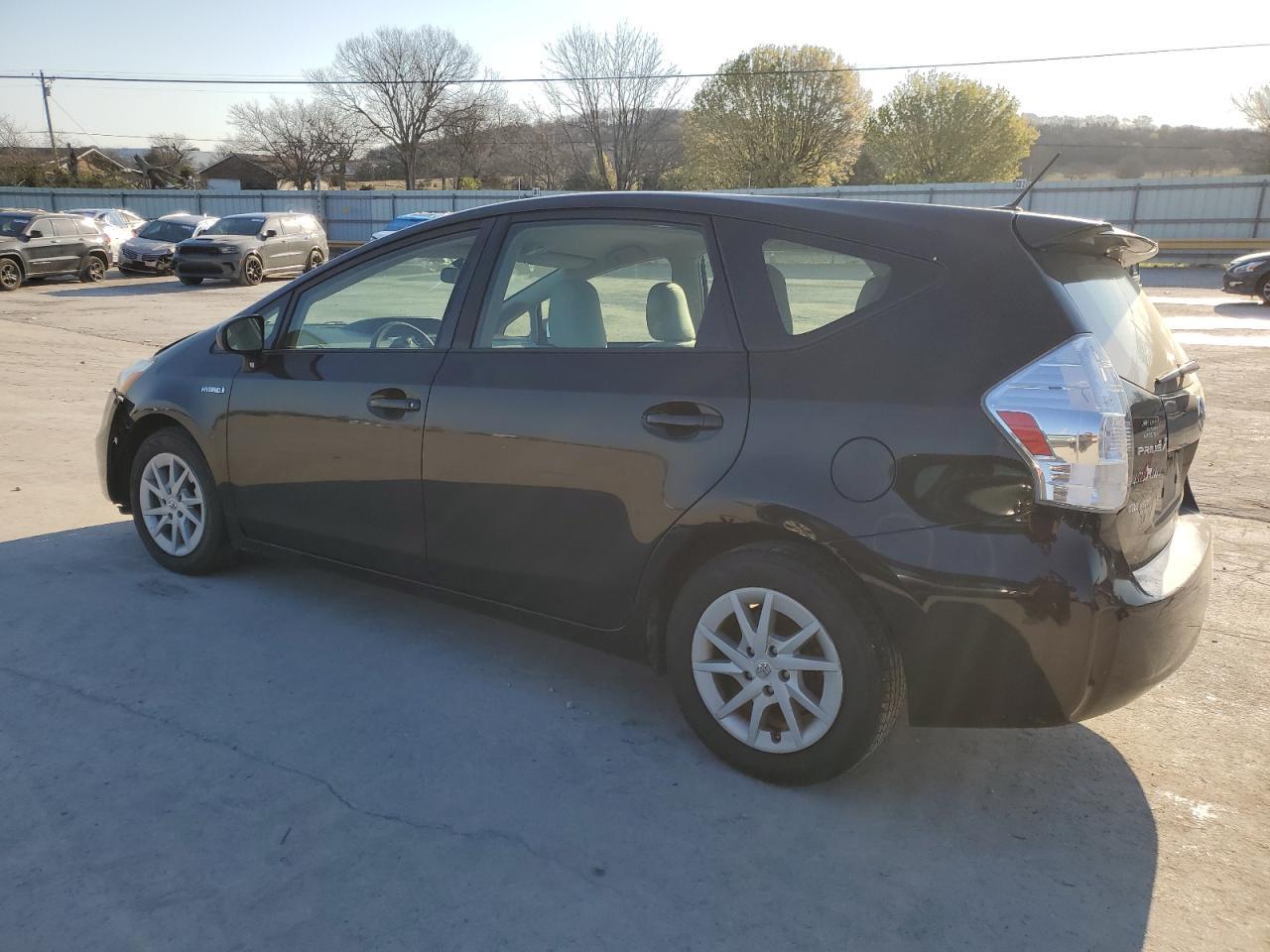 2013 TOYOTA PRIUS V - Фото 2