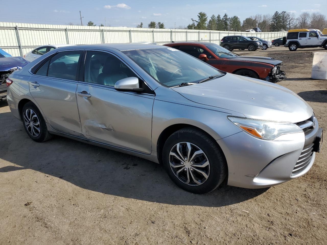 2015 TOYOTA CAMRY LE - Фото 4
