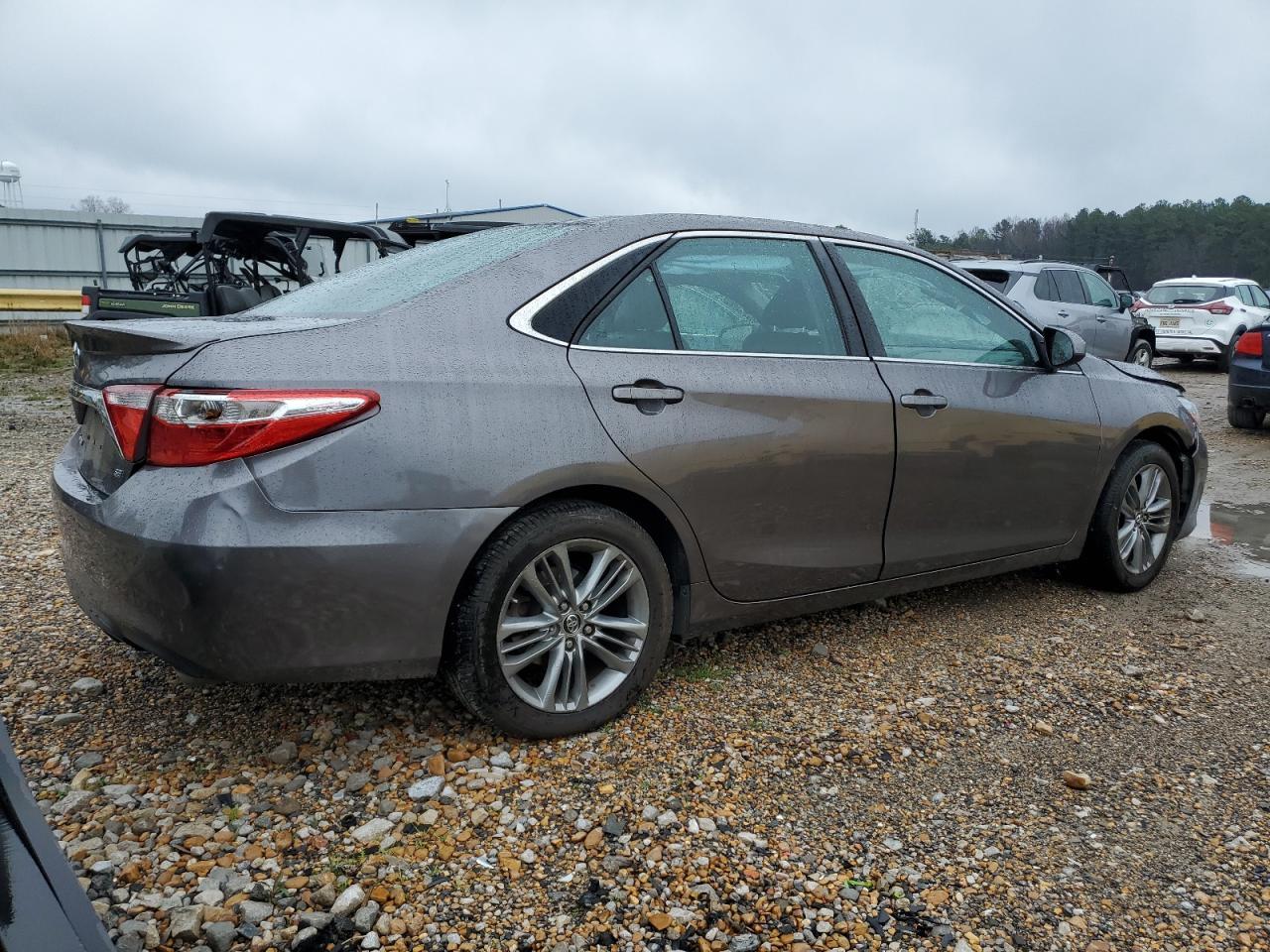 2015 TOYOTA CAMRY LE - Фото 3