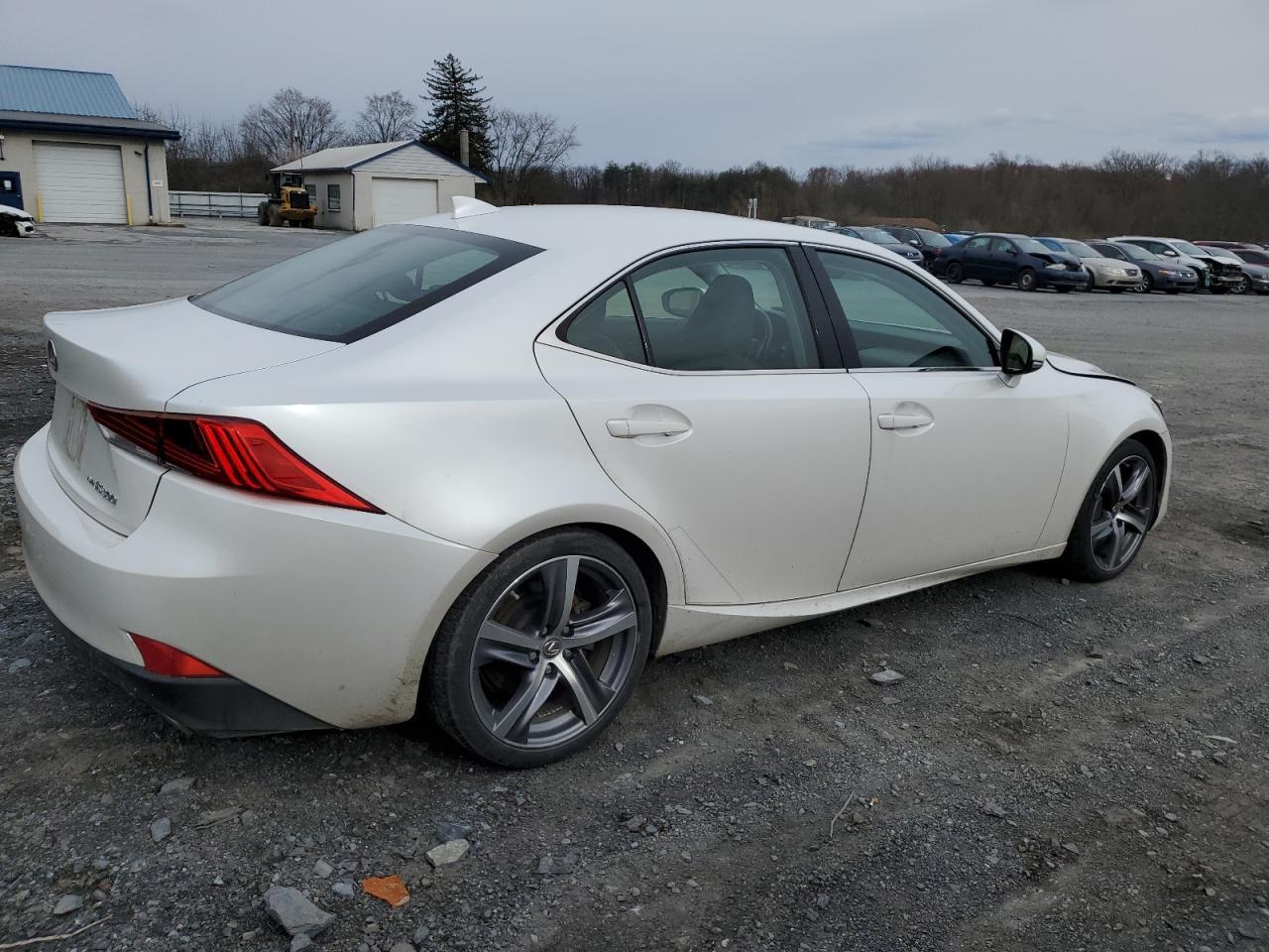 2018 LEXUS IS 300 - Фото 3