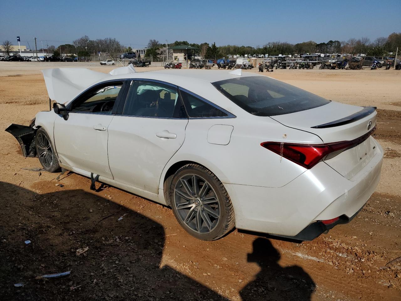 2019 TOYOTA AVALON XLE - Image 2