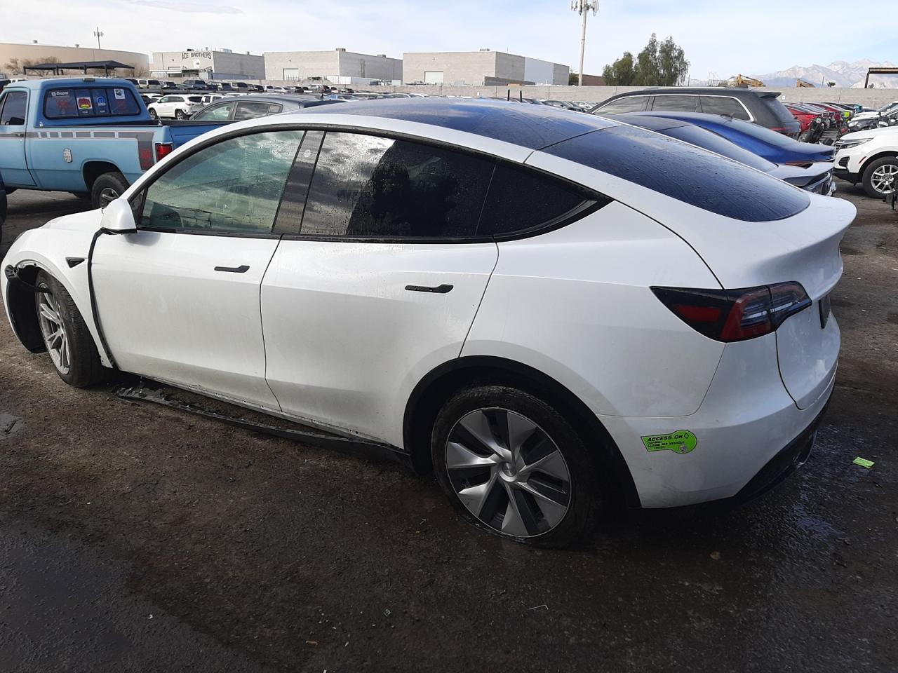 2023 TESLA MODEL Y - Image 2
