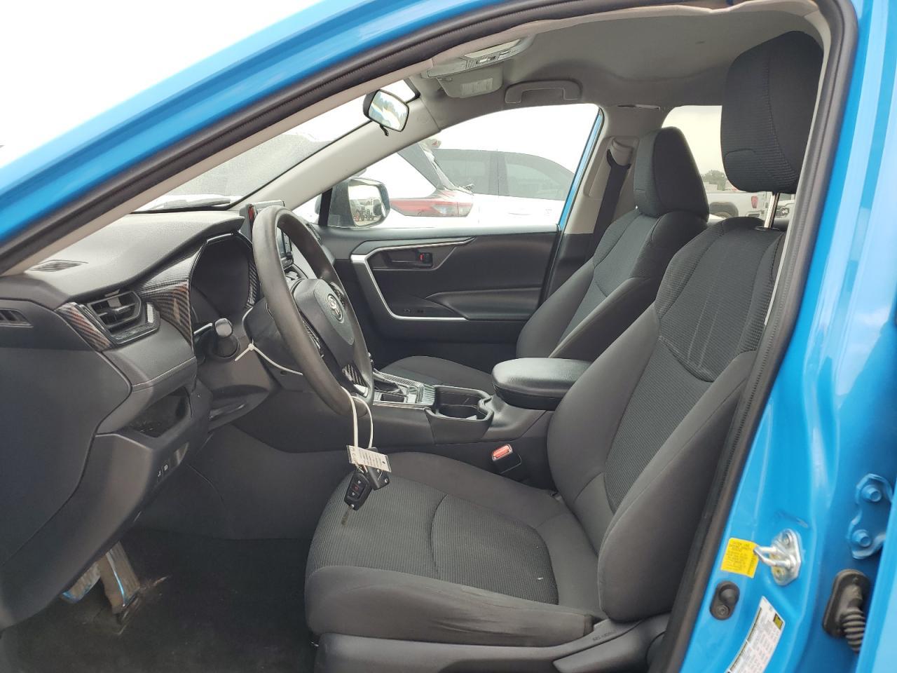 2021 TOYOTA RAV4 LE - Фото 7