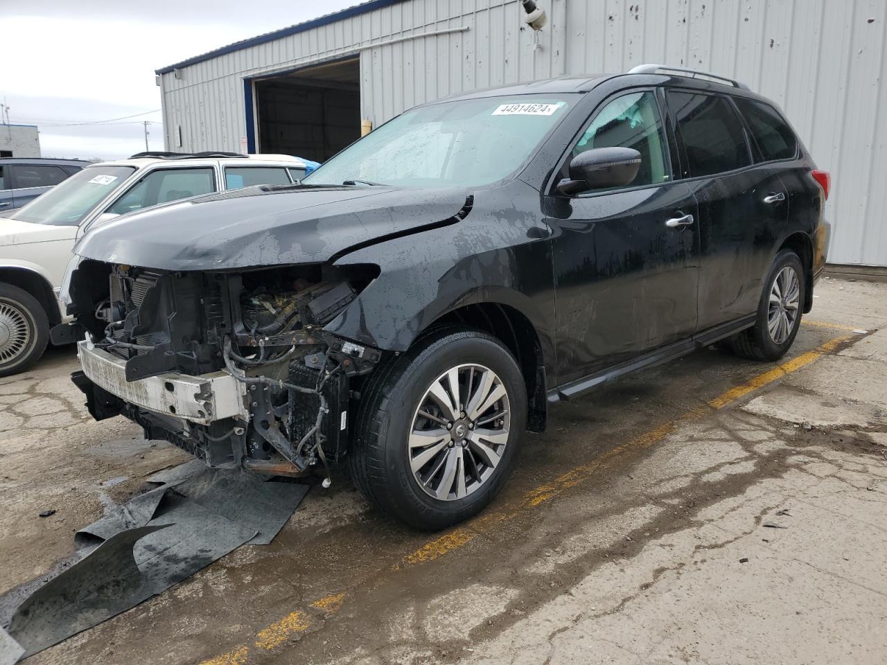 2017 NISSAN PATHFINDER