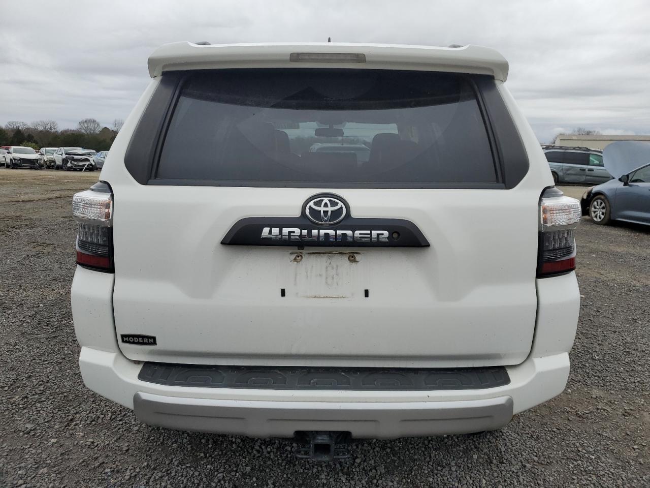 2017 TOYOTA 4RUNNER SR - Фото 6