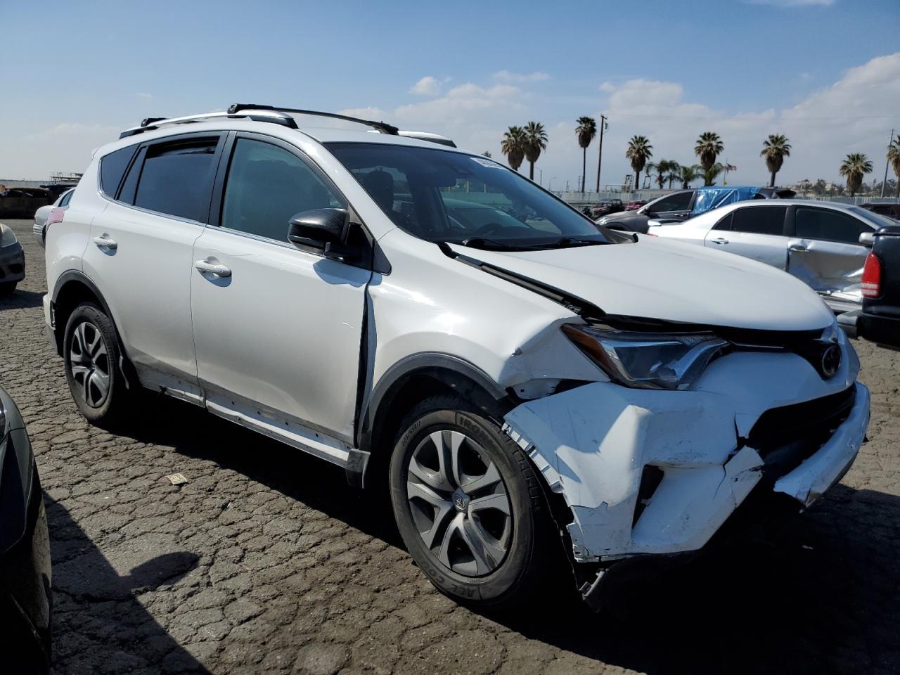 2018 TOYOTA RAV4 LE - Image 4