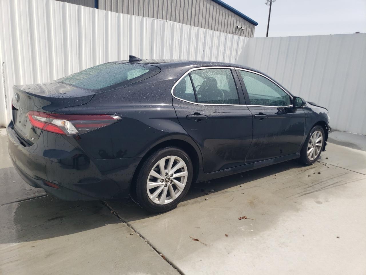 2023 TOYOTA CAMRY LE - Фото 3