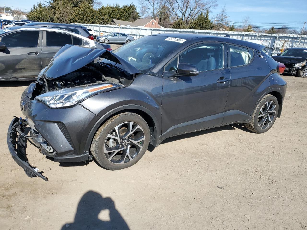 2022 TOYOTA C-HR XLE