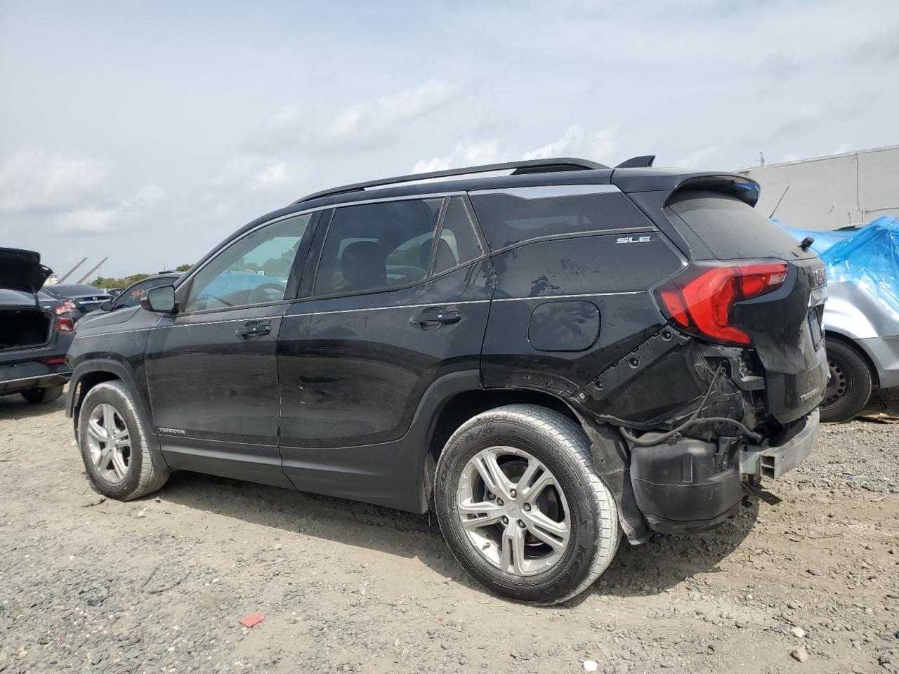 2018 GMC TERRAIN SL - Image 2