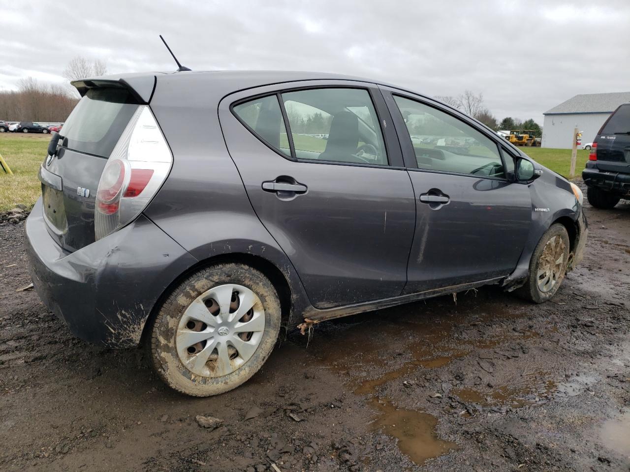 2013 TOYOTA PRIUS C - Image 3