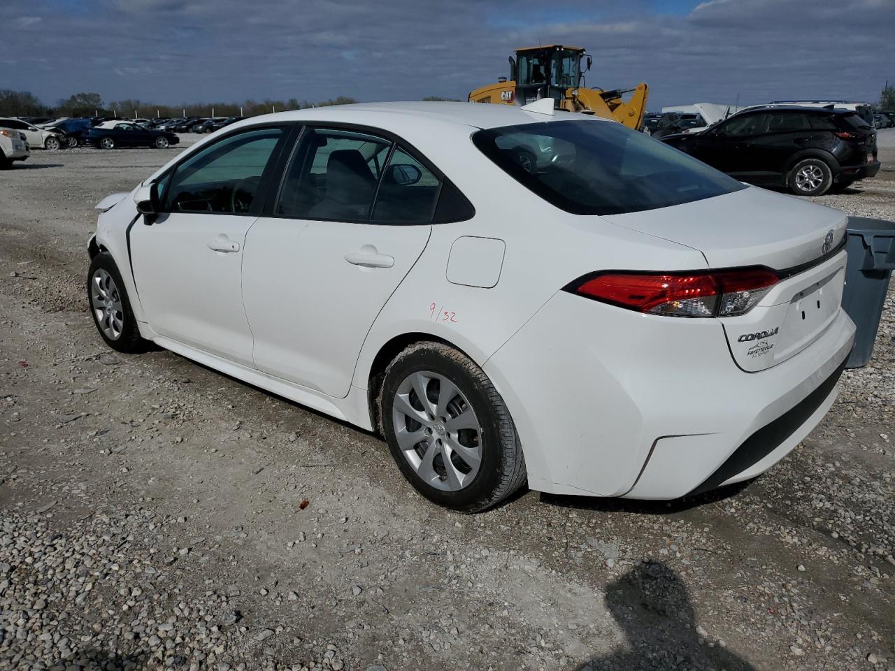 2022 TOYOTA COROLLA LE - Image 2
