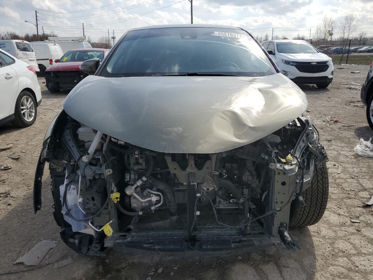 2021 TOYOTA C-HR XLE - Фото 5
