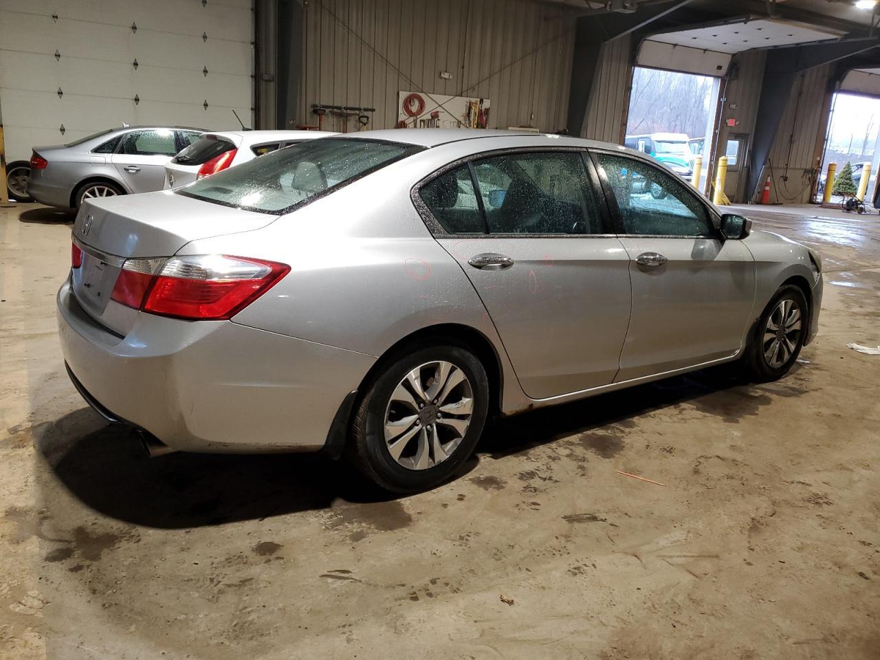 2014 HONDA ACCORD LX - Image 3