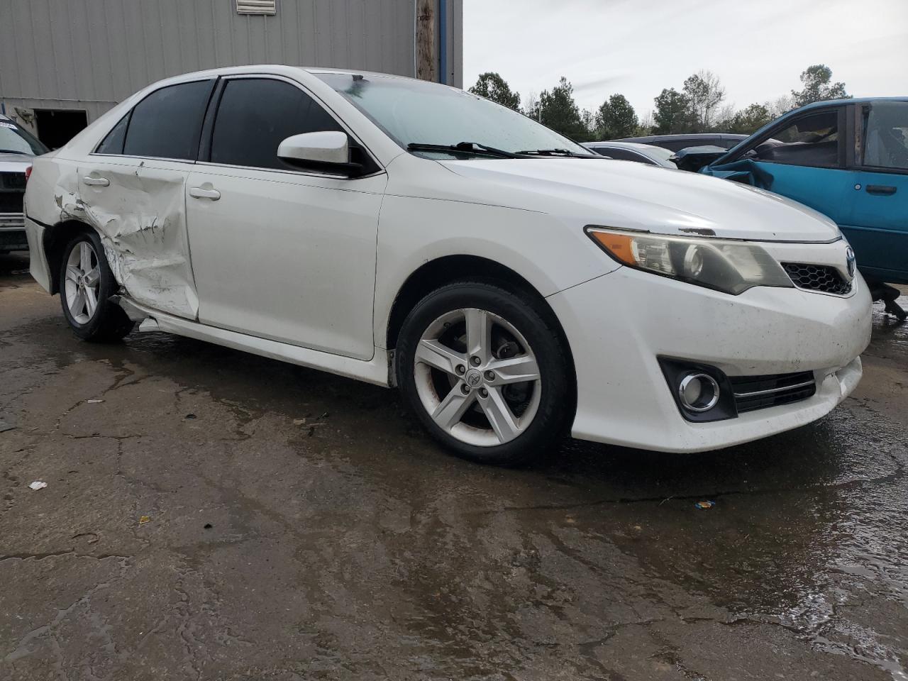 2014 TOYOTA CAMRY L - Image 4