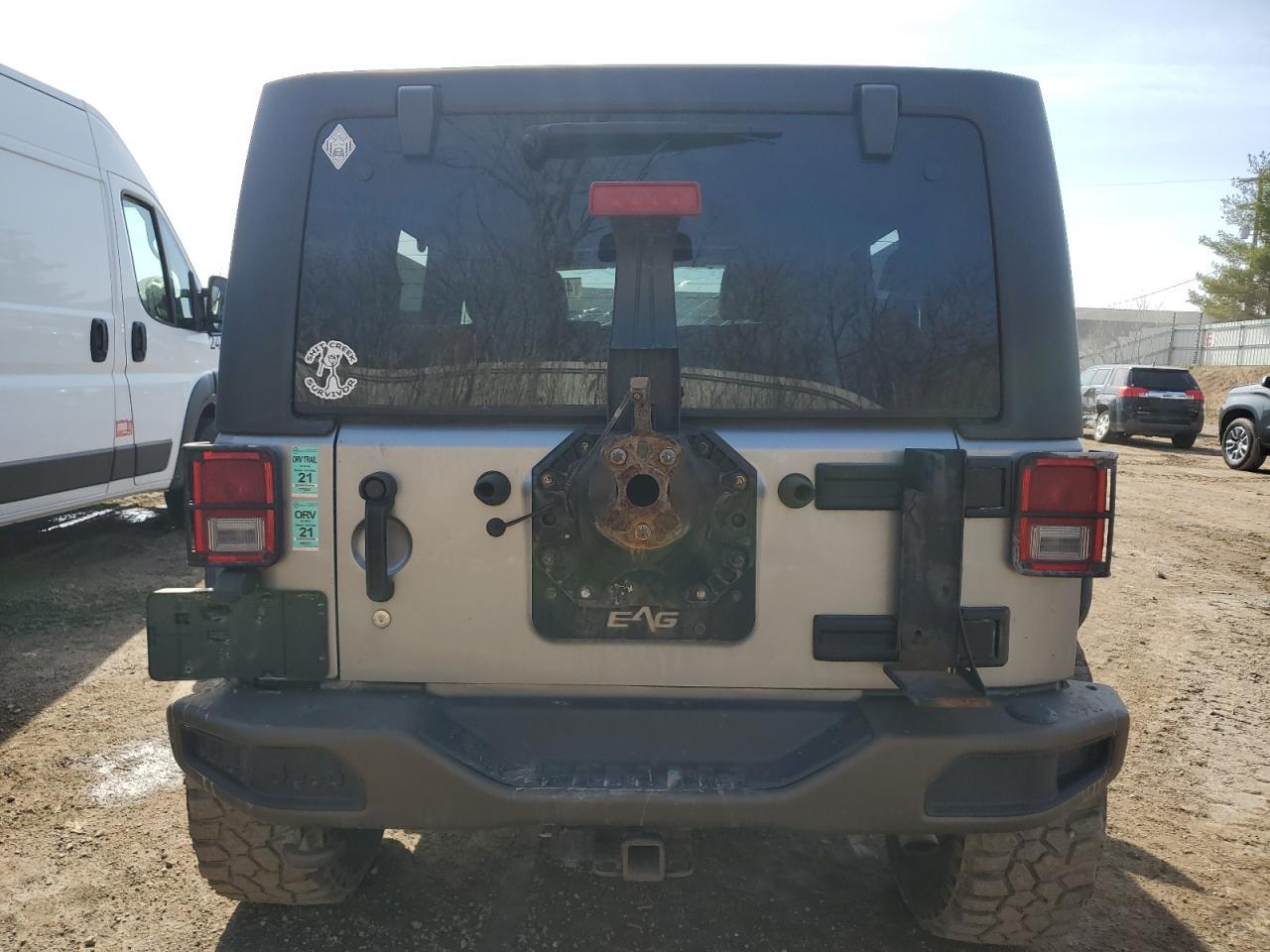 2017 JEEP WRANGLER U - Image 6
