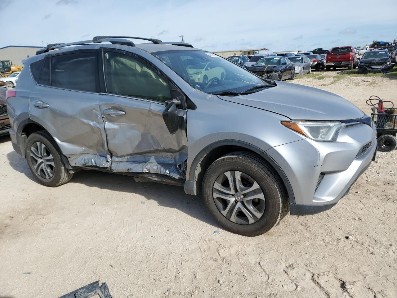 2018 TOYOTA RAV4 LE - Image 4