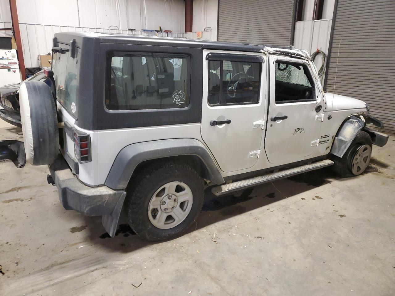 2017 JEEP WRANGLER U - Image 3