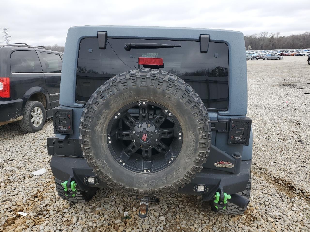 2017 JEEP WRANGLER U - Image 6