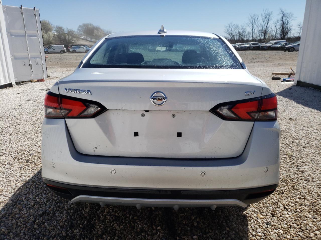 2021 NISSAN VERSA SV - Image 6